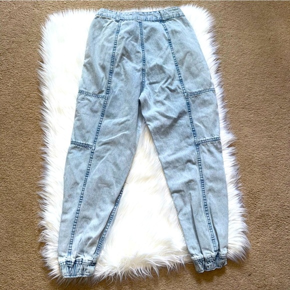 Hot Topic Light Blue Denim Cargo Jogger Jeans Size 1 - Picture 2 of 8